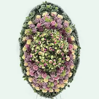 Венок из искусственных цветов
